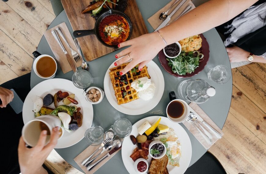 Food and Friends Circle: Perfect Combo