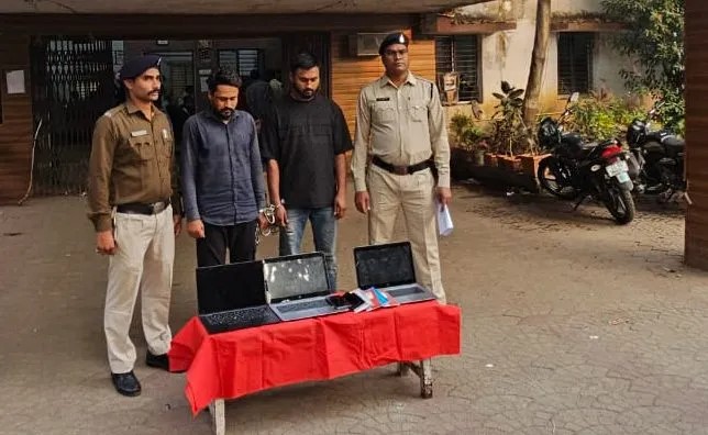 ऑनलाइन सट्टा संचालित करते दो सटोरियों को पुलिस ने धरदबोचा, मोबाइल और लैपटॉप जब्त