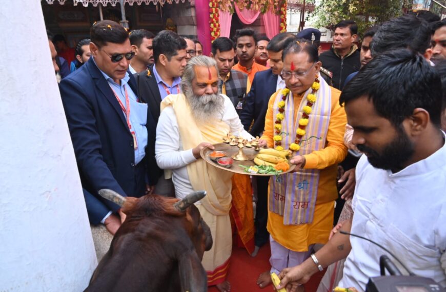 मुख्यमंत्री विष्णुदेव साय ने दूधाधारी मठ पहुंचकर किया राम दरबार का दर्शन