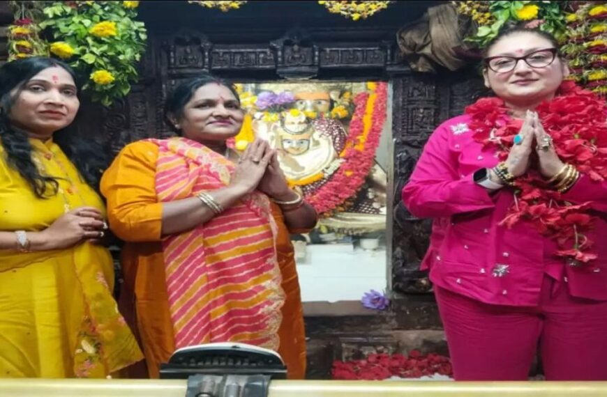 एक्टर गोविंदा की पत्नी पहुंची रतनपुर, मां महामाया मंदिर में की पूजा-अर्चना