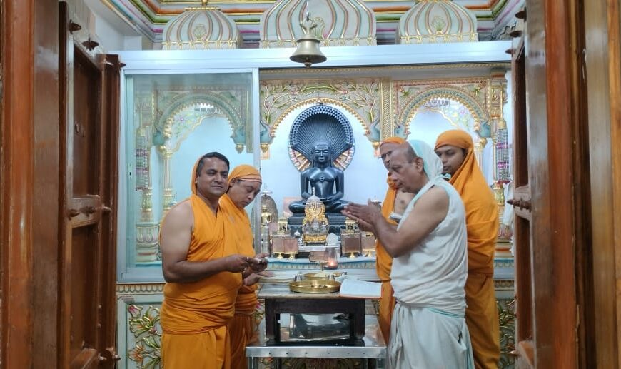 दिगंबर जैन बड़ा मंदिर में मनाया गया 24 वे तीर्थंकर भगवान महावीर का तप कल्याणक दिवस