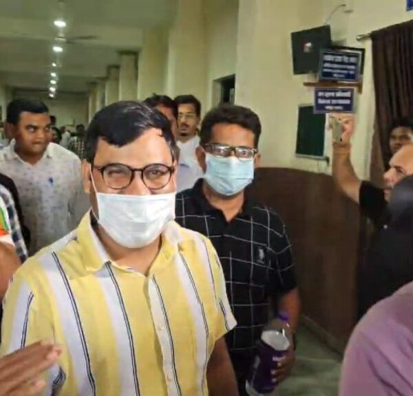 कोल घोटाला मामला: EOW ने 5 कलेक्शन एजेंट्स को कोर्ट में किया पेश, मुईनुद्दीन कुरैशी और रोशन सिंह की बढ़ी रिमांड…