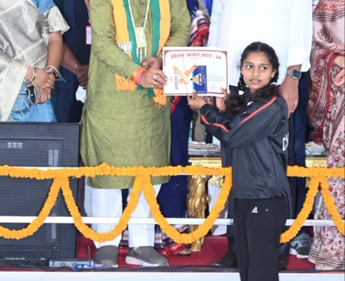 धमतरी में आयोजित मिशन अव्वल समारोह में शामिल हुए मुख्यमंत्री विष्णु देव साय