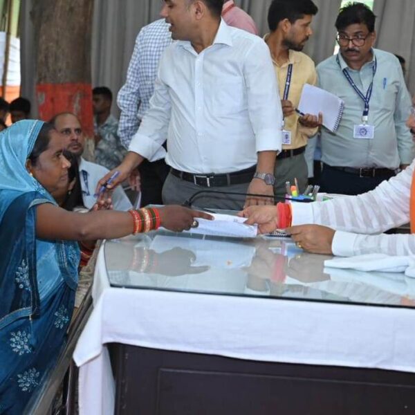 वर्षों बाद आज आम लोगों के लिए फिर खुले मुख्यमंत्री के दरवाजे, श्री साय ने हफ्ते का एक दिन कर दिया नागरिकों के नाम