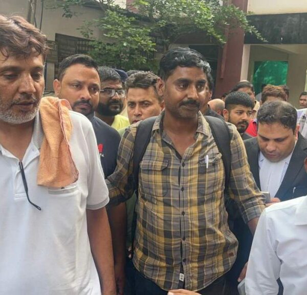 शराब घोटाला मामला : यूपी पुलिस ने आरोपी अनवर ढेबर को कोर्ट में किया पेश, 10 दिन की न्यायिक हिरासत में भेजा गया जेल