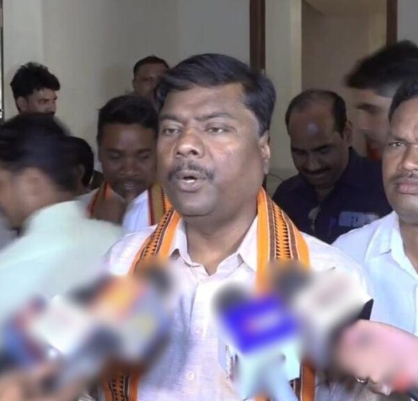 इमरजेंसी पर सियासत: पूर्व सीएम बघेल के बयान पर मंत्री कश्यप का पलटवार, कहा- कांग्रेस ने संविधान के साथ किया खिलवाड़