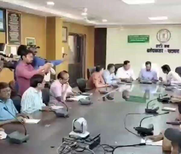 बलौदाबाजार हिंसा मामले में अब तक अलग-अलग 7 FIR दर्ज, हिरासत में 200 से ज्यादा लोग, प्रभारी सचिव और कमिश्नर ने स्थिति का लिया जायजा