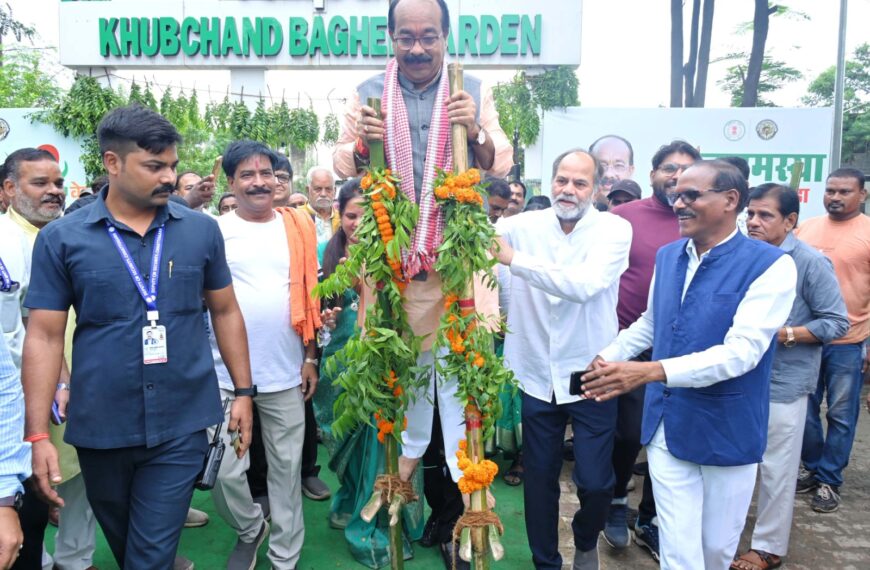 हरेली की उमंग के बीच जनसमस्या निवारण शिविर में पहुंचे उप मुख्यमंत्री अरुण साव