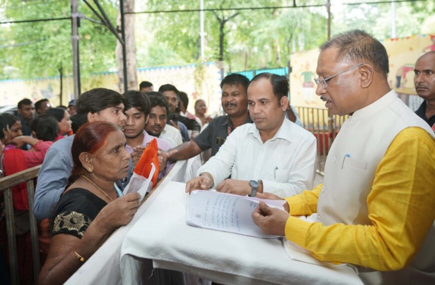 फौजी की पत्नी को नहीं मिल रही पूरी पेंशन, जनदर्शन में मुख्यमंत्री से लगाई मदद की गुहार