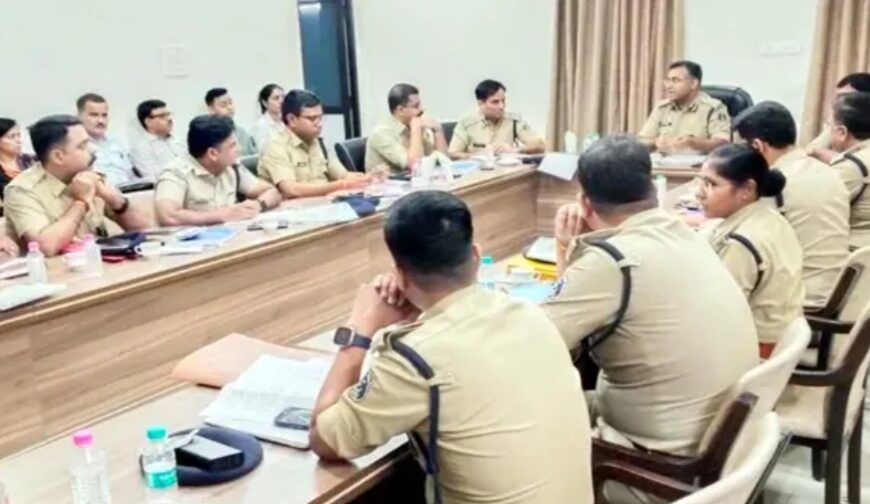 आईजी ने पुलिस अधिकारियों की ली क्लास, अड्डेबाजों पर सख्त कार्रवाई के दिए निर्देश, अब बढ़ेगी पुलिस की कार्रवाई