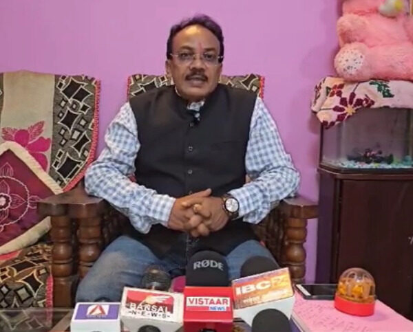 अंतागढ़ टेपकांड: मंतूराम पवार को कोर्ट ने टेपकांड में दी क्लीन चिट, फैसले के बाद मंतूराम बोले, जिसने मेरे पर आरोप लगाया…