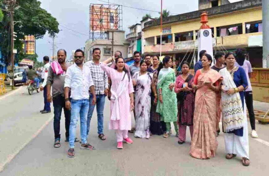 विधायक के पीए और विहिप के जिला संयोजक ने महिला डॉक्टरों से की अभद्रता, 24 घंटे बाद भी कार्रवाई नहीं