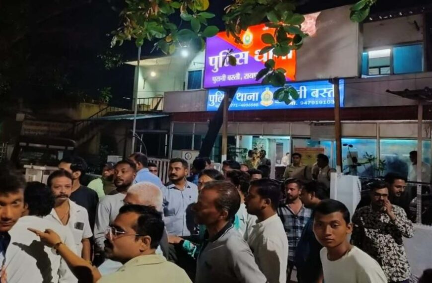 राजधानी में गांजे के अवैध कारोबार के खिलाफ फूटा लोगों का गुस्सा, थाने का किया घेराव