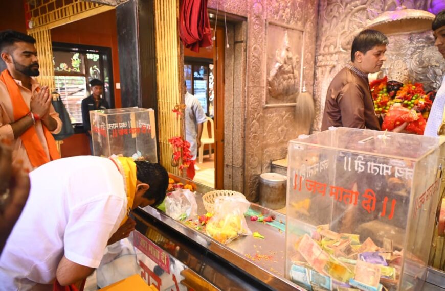 उपमुख्यमंत्री विजय शर्मा ने काली माता मंदिर में पूजा-अर्चना कर प्रदेशवासियों की खुशहाली की कामना की