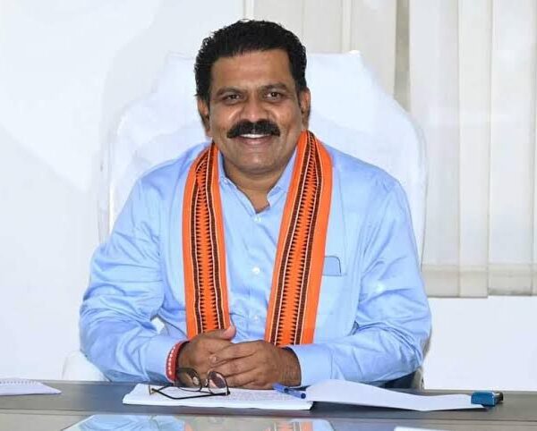 उपमुख्यमंत्री विजय शर्मा के निर्देशानुसार 421 अभियंताओं को मिला वर्षों बाद समयमान वेतनमान