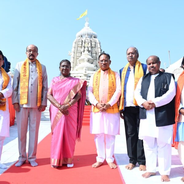 राष्ट्रपति द्रौपदी मुर्मू पहुंची जगन्नाथ मंदिर, देशवासियों के सुख-समृद्धि और निरंतर प्रगति के लिए आशीर्वाद मांगा