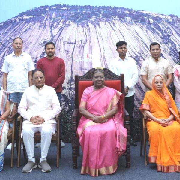 राष्ट्रपति द्रौपदी मुर्मु का मुख्यमंत्री निवास में किया गया आत्मीय स्वागत