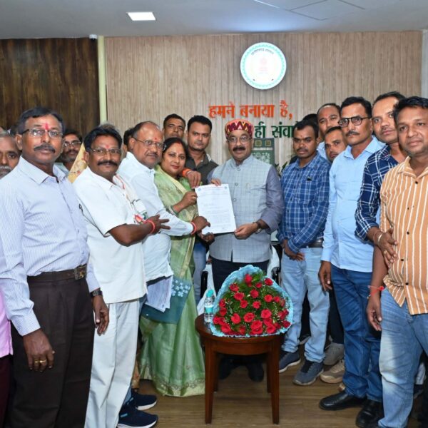 घुमका के ग्रामीणों की मांग पर उप मुख्यमंत्री अरुण साव ने दिया नगर पंचायत बनाने का आश्वासन