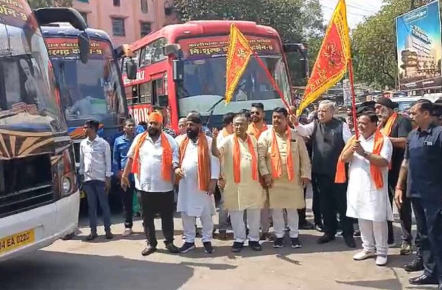 मां बमलेश्वरी के दर्शन करने डोंगरगढ़ के लिए नि:शुल्क बस सेवा, रमन सिंह ने हरी झंडी दिखाकर किया रवाना