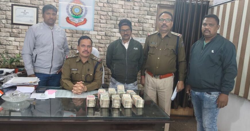 पुलिस ने पेट्रोलिंग के दौरान बाइक से बरामद किया 22 लाख से ज्यादा कैश, दो को हिरासत में लिया, पूछताछ जारी