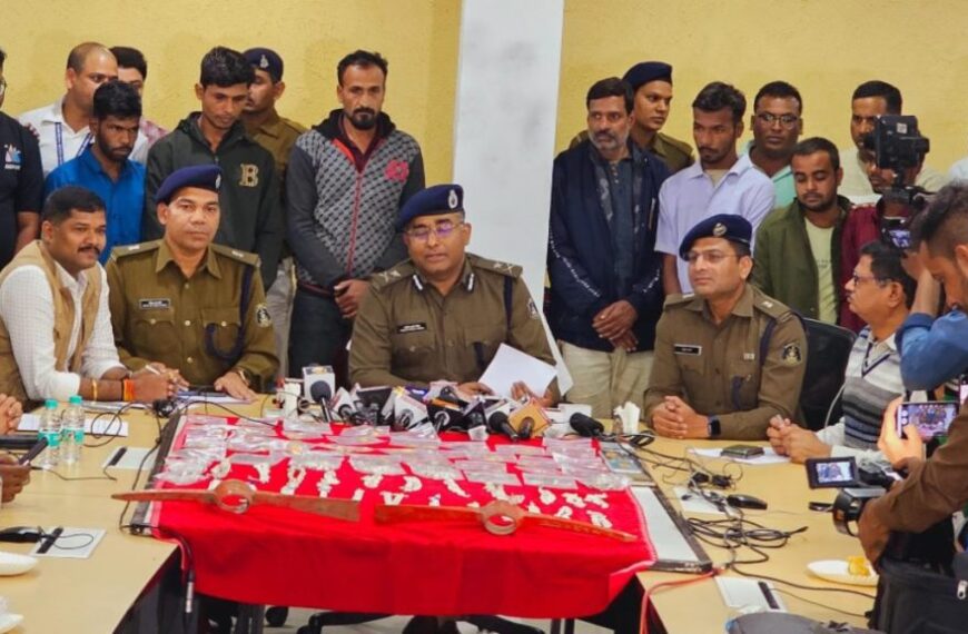 गैती गैंग ने 2 दर्जन से अधिक चोरी की वारदातों को दिया था अंजाम, पुलिस ने 45 लाख का सोना और 5 लाख से अधिक कीमत की चांदी की बरामद