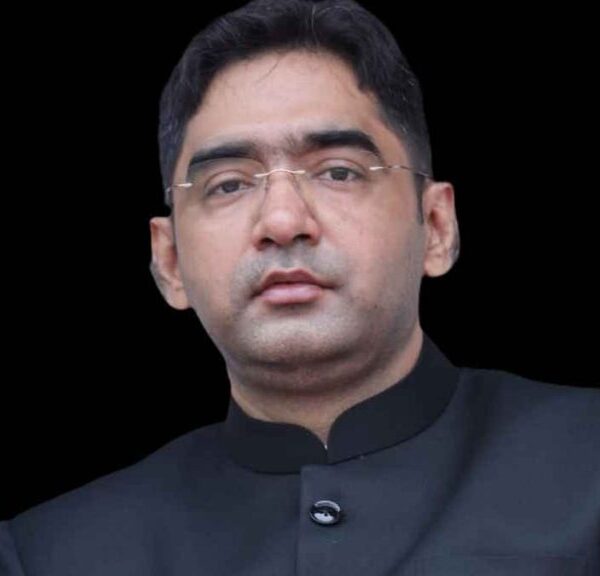 मतदाताओं को जागरुक करने किया उत्कृष्ट काम, CEO प्रभाकर पाण्डेय को मिलेगा सम्मान