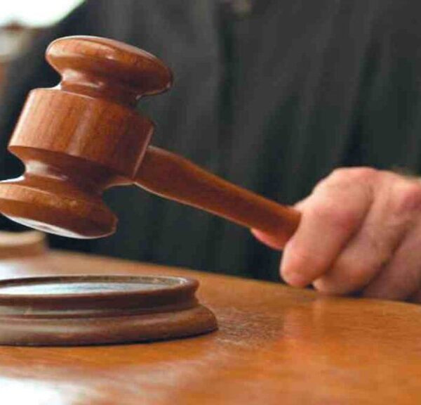 भिलाई में प्रोफेसर पर हमला मामला : कोर्ट ने दो टीआई पर FIR के दिए आदेश, आईजी को विभागीय जांच के भी निर्देश