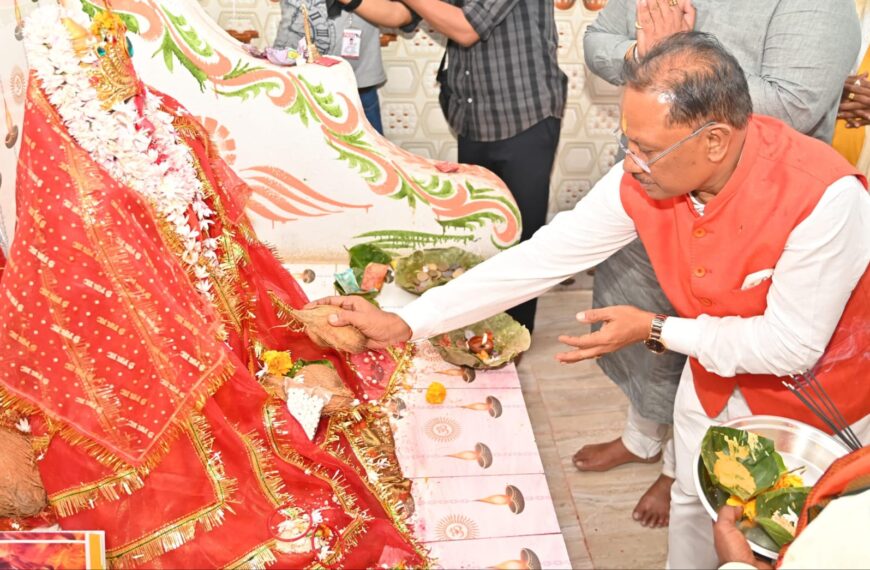 बसंत पंचमी पर्व पर मुख्यमंत्री पहुंचे मां शारदा धाम, सरस्वती मंदिर में पूजा अर्चना कर प्रदेशवासियों की सुख-समृद्धि और खुशहाली की कामना की