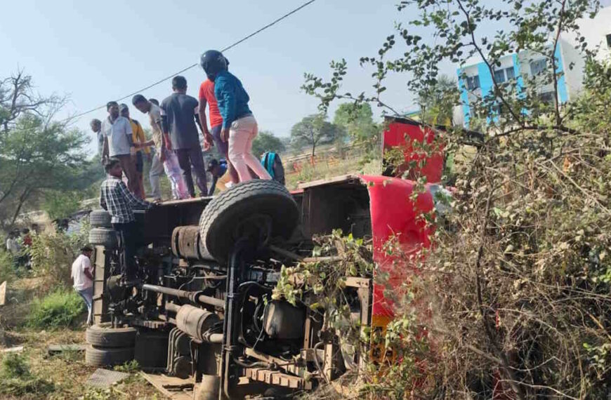 जांजगीर में बस हादसा, कई यात्री घायल हुए