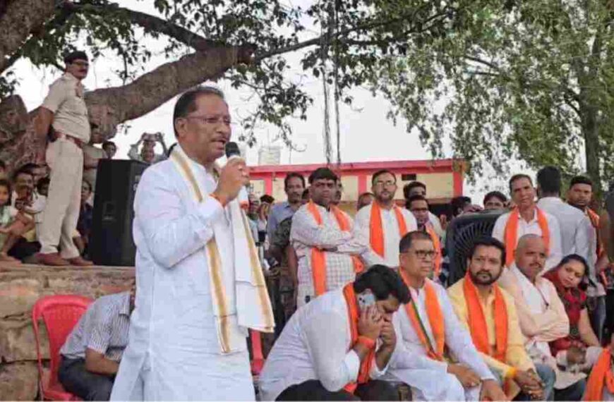 सुशासन तिहार : मुख्यमंत्री ने बरगद पेड़ के नीचे लगाई जनचौपाल, ग्रामीणों को दी ये सौगातें…