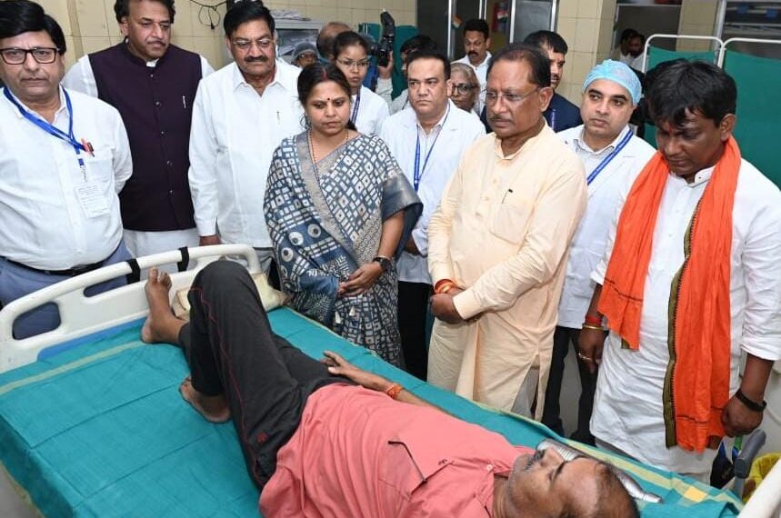 मुख्यमंत्री विष्णुदेव साय ने जिला अस्पताल का किया औचक निरीक्षण