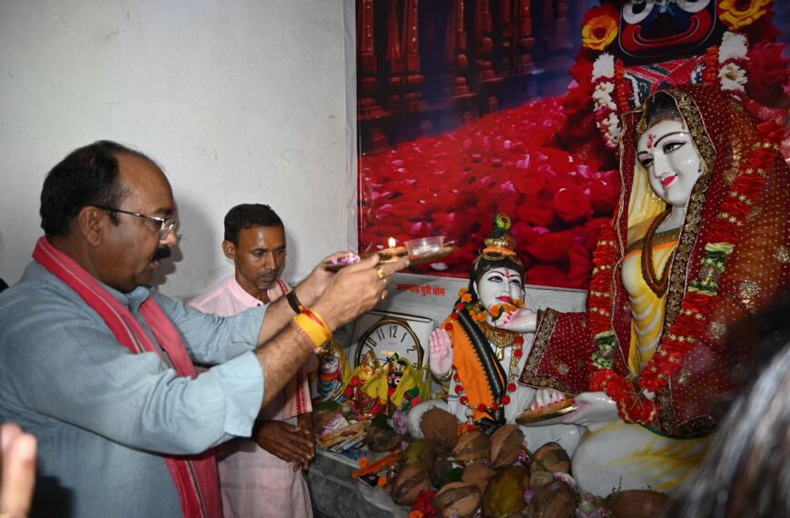 उप मुख्यमंत्री अरुण साव कर्मा माता मंदिर प्राण प्रतिष्ठा एवं सम्मान समारोह में हुए शामिल