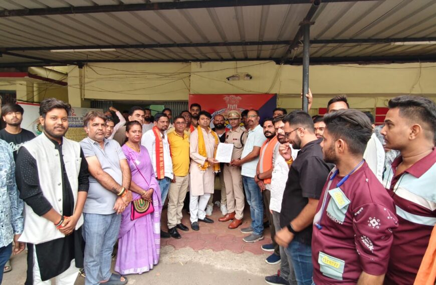 ऑपरेशन सिंदूर के खिलाफ लुजिना खान ने की थी आपत्तिजनक टिप्पणी देश द्रोह का मुकदमा दर्ज कर पुलिस द्वारा किया गया गिरफ्तार