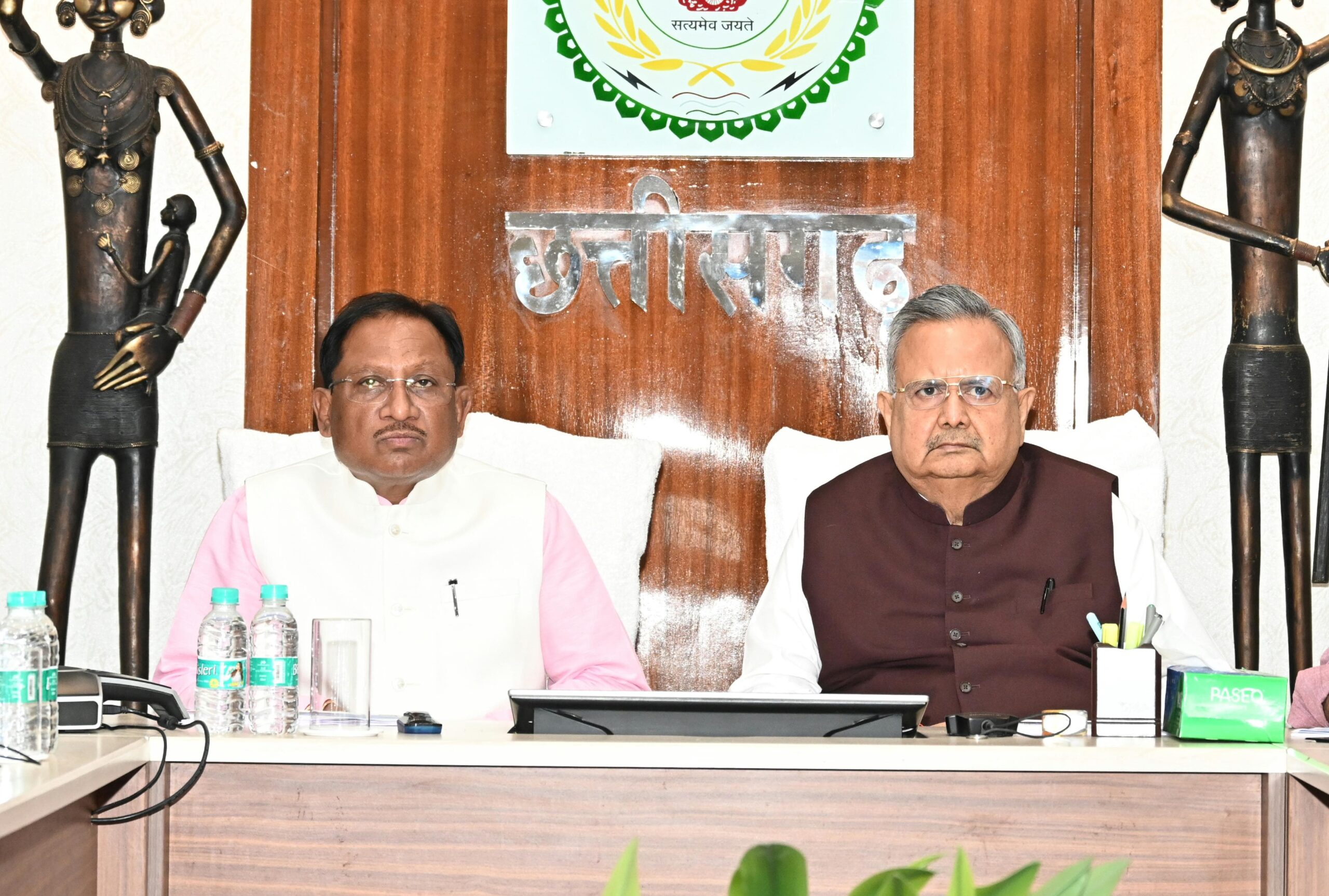 छत्तीसगढ़ की पहचान बनेगा नया विधानसभा भवन : CM साय और विस अध्यक्ष डॉ. रमन सिंह ने की उच्चस्तरीय समीक्षा, सितंबर 2025 तक निर्माण हर हाल में पूर्ण करने के दिए निर्देश