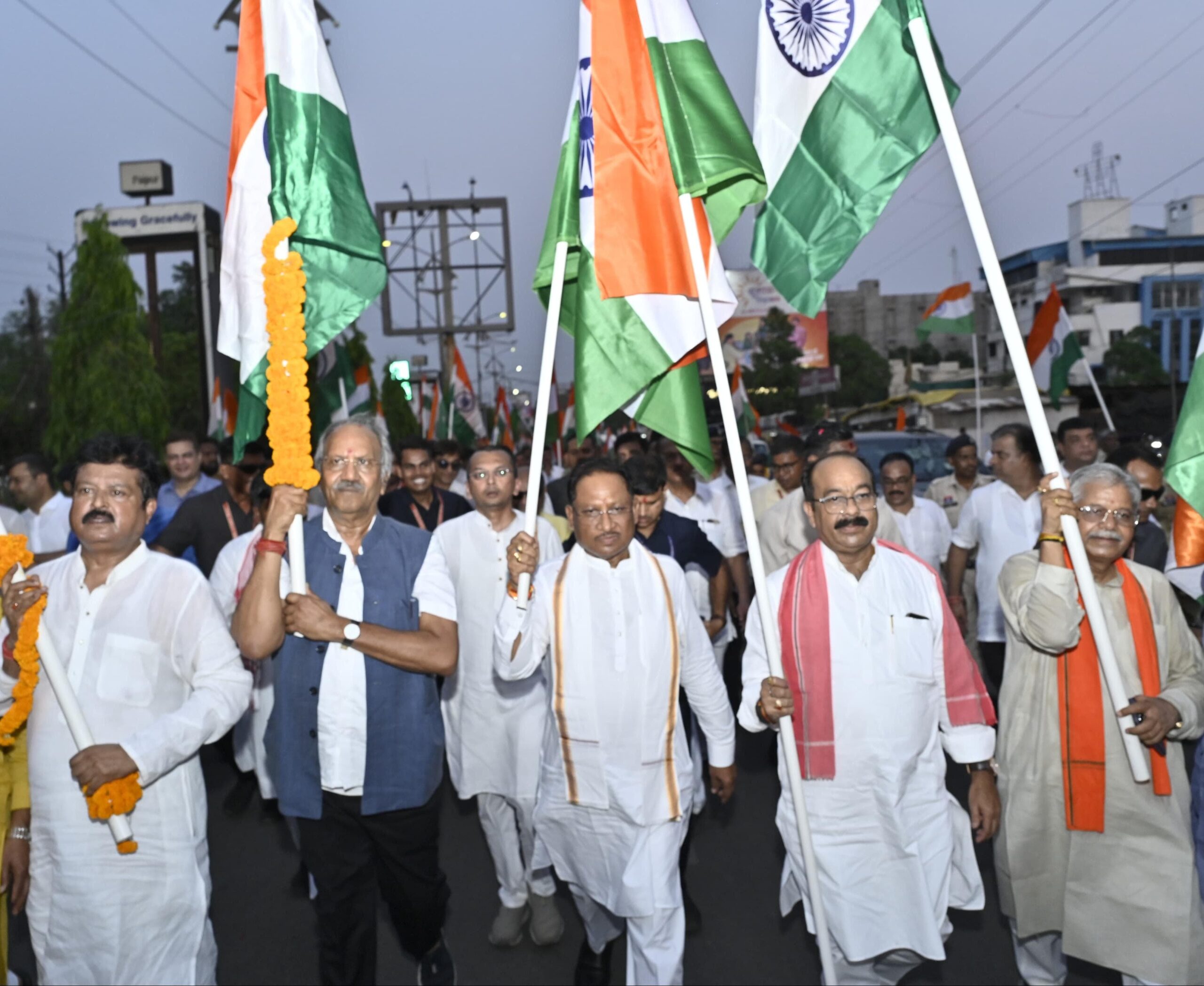 ऑपरेशन सिंदूर की सफलता पर रायपुर में BJP ने निकली तिरंगा यात्रा, CM साय ने कहा- आतंकियों ने हमारी बहनों का सिंदूर उजाड़ा, हमारी सेना ने उनके अड्डे उजाड़ दिए