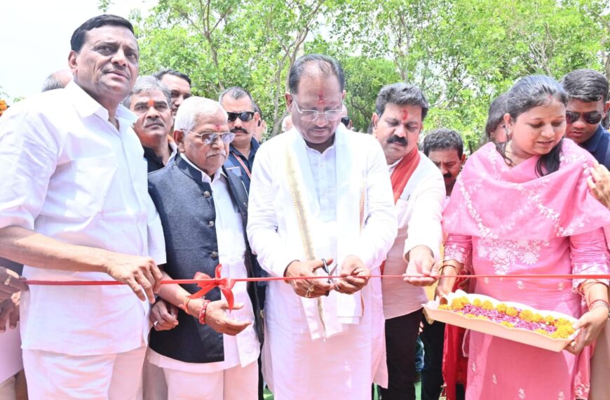 मुख्यमंत्री साय ने अटल आवास योजना अंतर्गत 226 आवासों का किया लोकार्पण, हितग्राहियों को सौंपी सपनों के घर की चाबी और सम्मानजनक जीवन