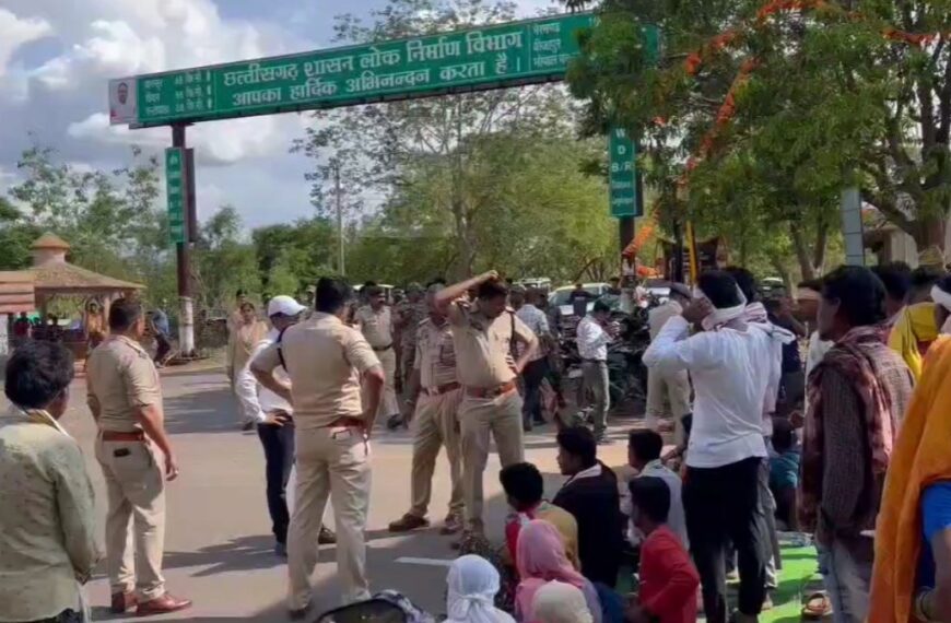 चित्रकोट पर्यटन स्थल पर बवाल, नाका, ग्राम सभा और एसडीएम पर सवाल