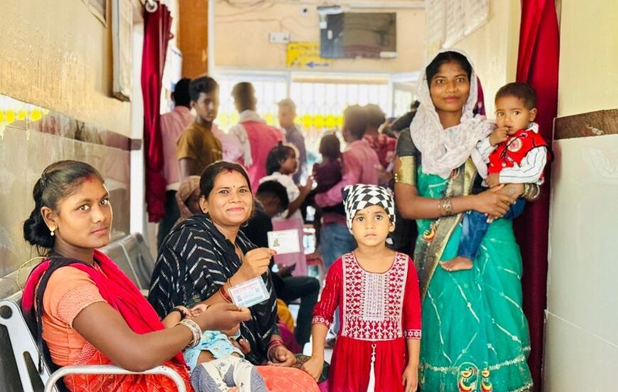 छत्तीसगढ़ के इस जिले में एक ही दिन में बने 36,800 आयुष्मान कार्ड: कलेक्टर ने गांव-गांव जाकर की मॉनिटरिंग, लापरवाही पर निलंबन और नोटिस