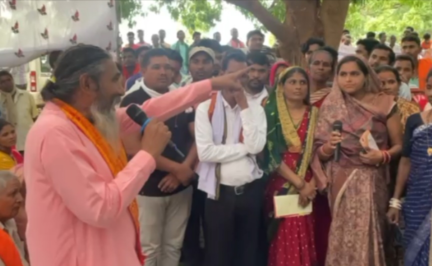 भाजपा सांसद भोजराज ने PHE इंजीनियर की लगाई क्लास, कहा- ठेकेदार पर कार्रवाई नहीं करते कमीशन खाते हो…