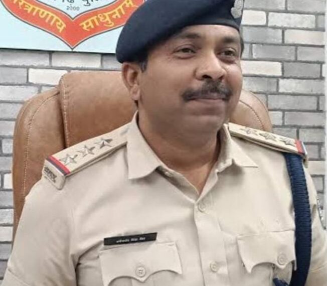 झूठे केस में फंसाने की धमकी देकर ग्रामीणों से अवैध वसूली करता था थाना प्रभारी, शिकायत के बाद एसपी ने लिया एक्शन, TI समेत 2 आरक्षक लाइन अटैच, DSP से मांगी जांच रिपोर्ट