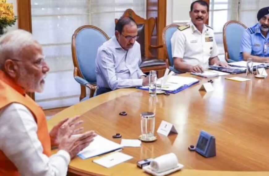 पाकिस्तान पर हमले का काउंटडाउन शुरूः पीएम मोदी ने एयरफोर्स चीफ के साथ की हाई लेवल मीटिंग, एक दिन पहले नेवी चीफ के साथ की थी बैठक