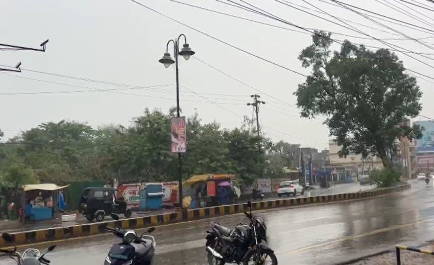 मूसलाधार बारिश से राजधानी के कई हिस्सों में जल-भराव