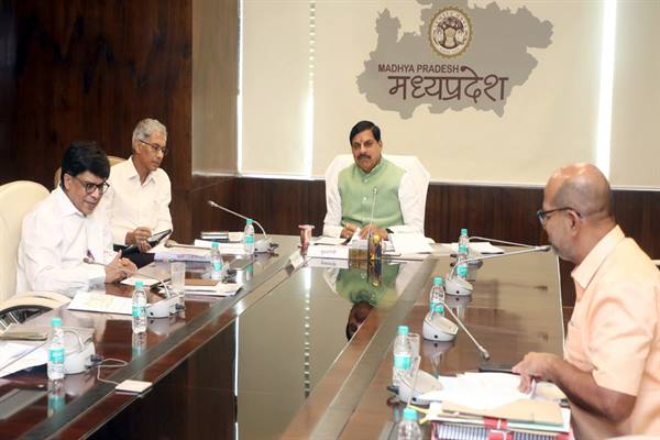 सार्वजनिक उपयोग के स्थायी प्रकृति के ठोस काम कराए जाएं : मुख्यमंत्री डॉ. मोहन यादव