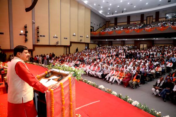कर्मयोगी हैं प्रदेश के कर्मचारी, उनकी कर्तव्य निष्ठा से ही देश के अग्रणी राज्यों में शामिल है हमारा प्रदेश: मुख्यमंत्री डॉ. मोहन यादव