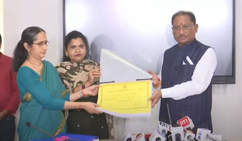 दसवीं कक्षा में इशिका बाला और नमन कुमार ने किया टॉप, 99.17 प्रतिशत हासिल कर मारी बाजी, देखिए टॉपर्स की लिस्ट…