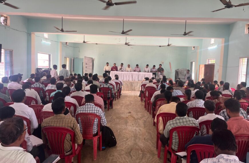 पीएम आवास योजना की धीमी प्रगति पर कलेक्टर सख्त, 22 कर्मचारियों को थमाया शो-कॉज नोटिस