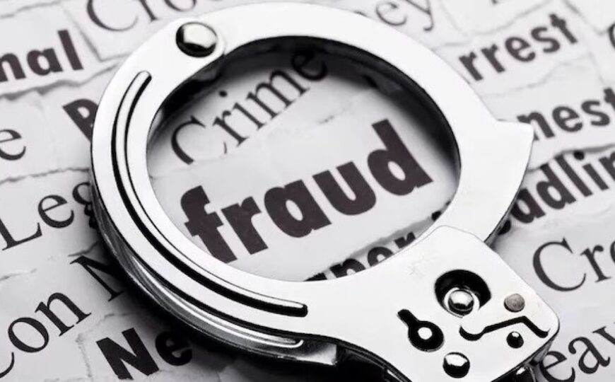 शेयर मार्केट में पैसे डबल करने का झांसा देकर ठगी करने वाला आरोपी गिरफ्तार, इधर फर्जी क्राइम ब्रांच अधिकारी बनकर महिला से 8.5 लाख की ठगी