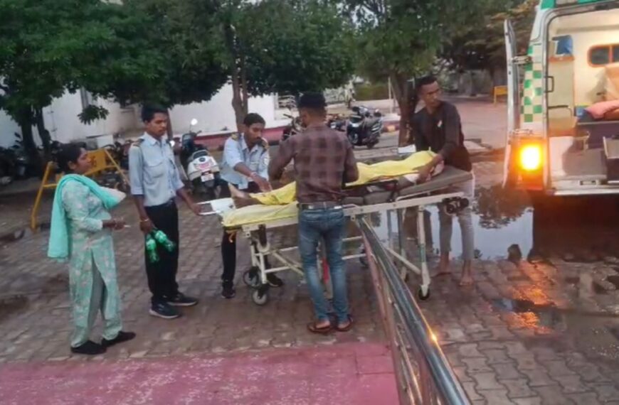 आकाशीय बिजली गिरने से वन श्रमिक की मौत, तीन घायल