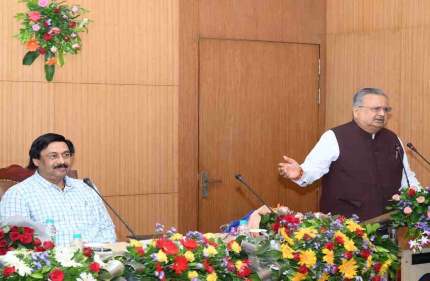 मंत्रियों और विधायकों के स्टाफ का प्रशिक्षण कार्यक्रम : विधानसभा अध्यक्ष रमन सिंह बोले – जनप्रतिनिधियों की छवि को बेहतर बनाना पीए-पीएस का काम, नेता प्रतिपक्ष महंत ने कहा – किसी को आबाद और बर्बाद कर सकते हैं सचिव और निज सहायक…