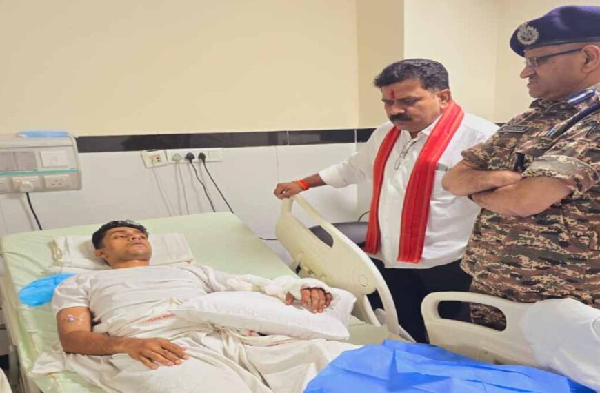 डिप्टी सीएम विजय शर्मा ने दिल्ली एम्स में नक्सल हमले में घायल जवानों से की मुलाकात, बढ़ाया हौसला, सरकार की ओर से हर संभव मदद का दिया आश्वासन